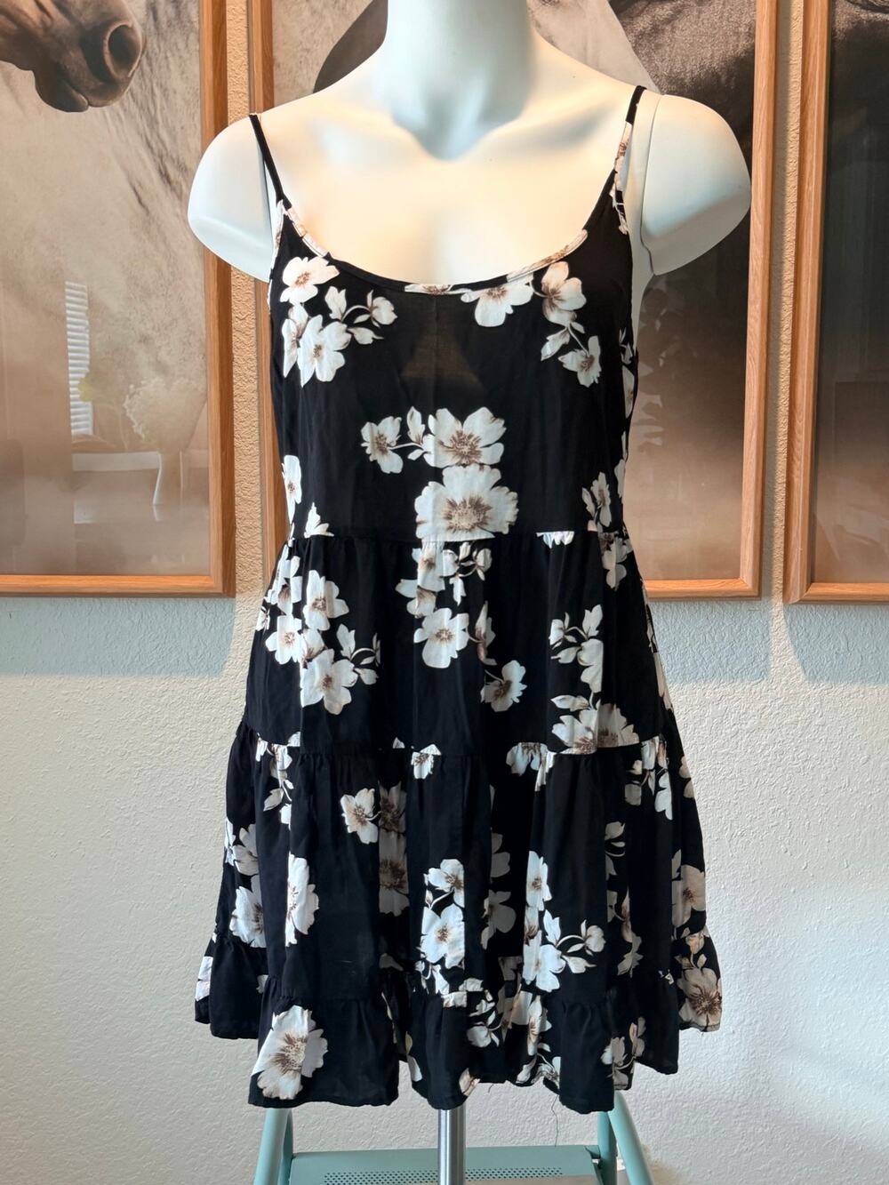 Forever 21 white floral print Size L 0049